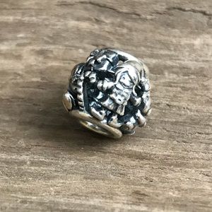 Pandora open Elves charm